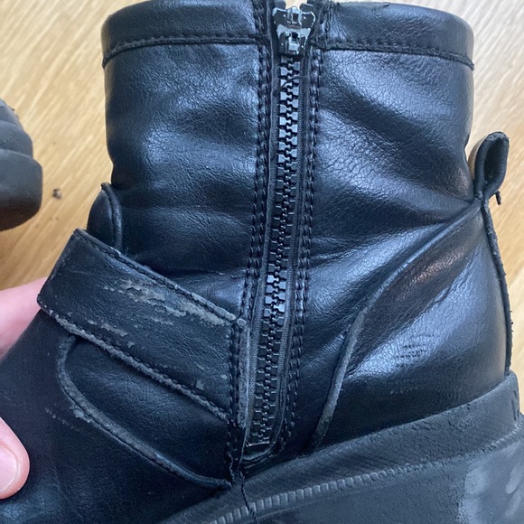 Extremely well-loved pair of Sam Edelman circus boots. Amazing treads still. - Picture 5 of 7